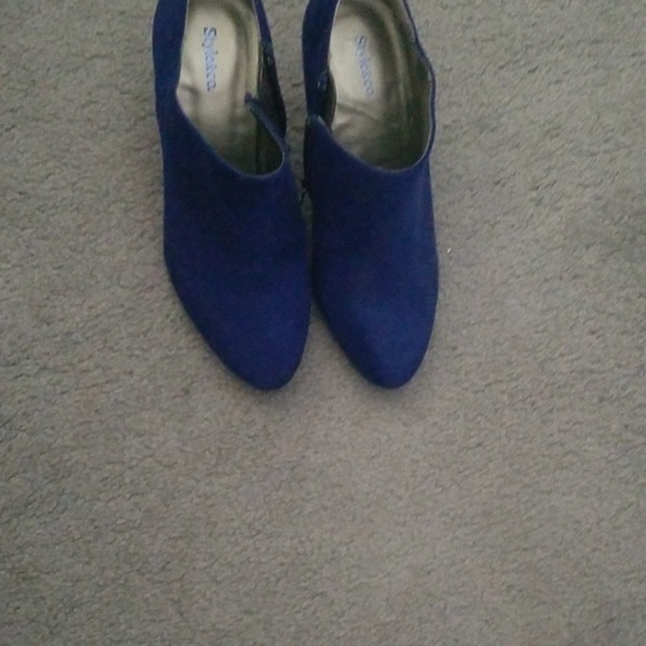 Boots - Picture 4 of 4